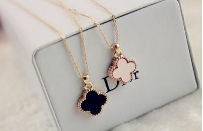 女生收下男生的项链是不是代表接受我了? 女生收下男生的项链是不是代表接受我了?第3张